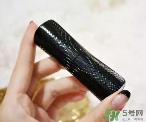 ����235�ں���ô��?������Ƥ235�ں���ɫ